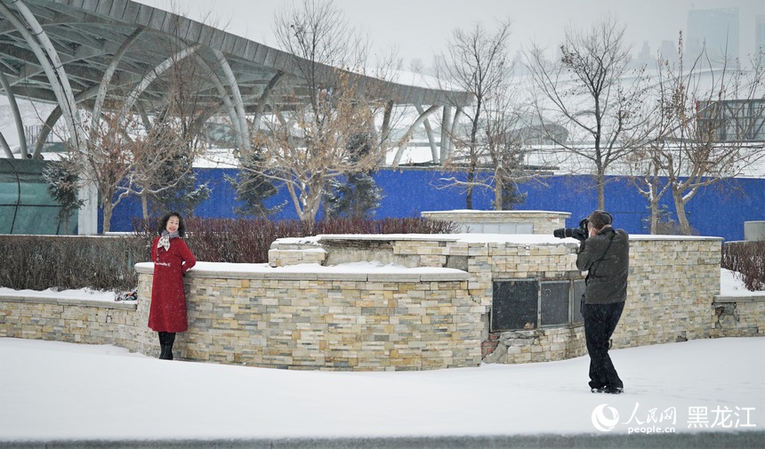 哈爾濱迎春雪 市民暢玩樂趣多