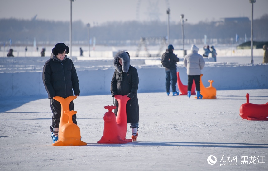 冰天雪地哈爾濱 賞冰樂(lè)雪正當(dāng)時(shí)